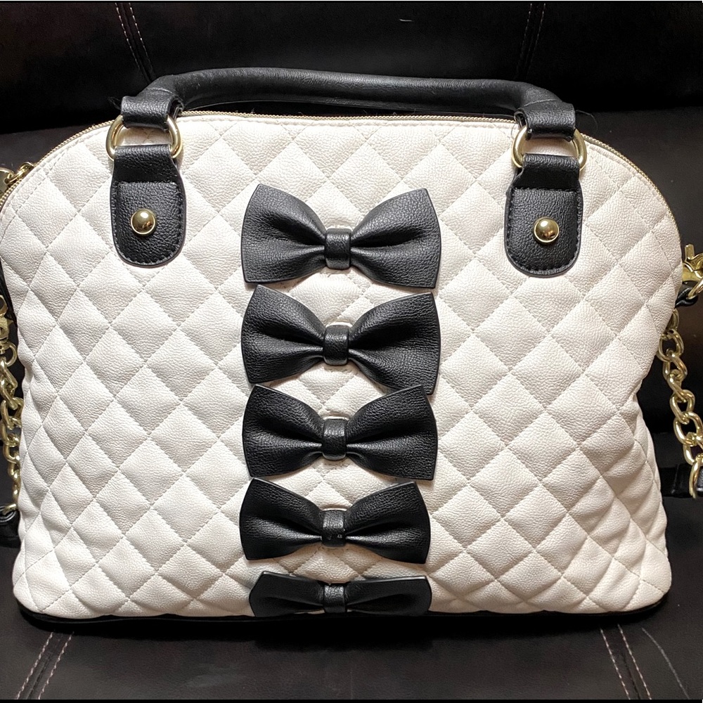 Betsey Johnson black and white bow purse